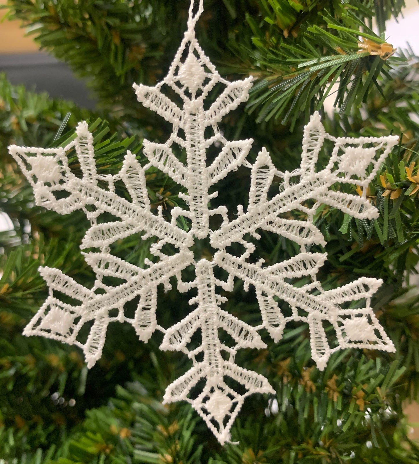 White Snowflakes Snowstars German Lace Christmas Ornaments Set of 6 Decorations