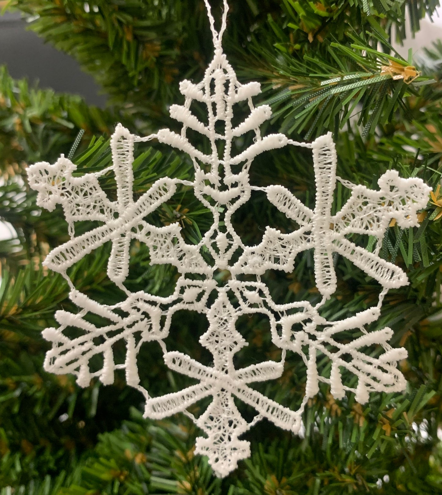White Snowflakes Snowstars German Lace Christmas Ornaments Set of 6 Decorations